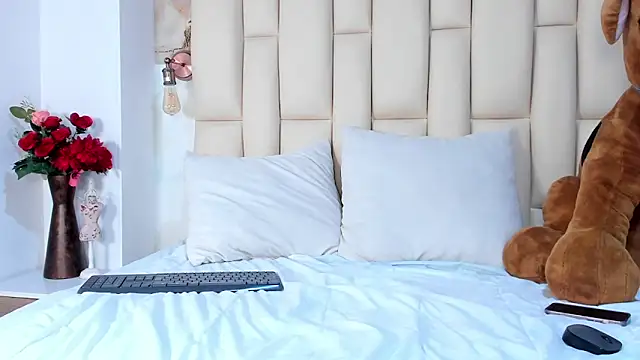 shelseanova online show from 2, 3, 2026