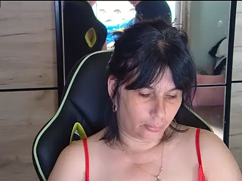 Snapshot of tess1980 chatting on 1, 6, 2026 tess1980 online show from 1, 6, 2026