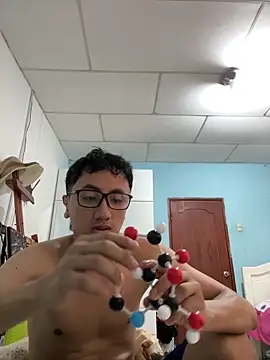Snapshot of Gonzalogz chatting on 8, 5, 2026 Gonzalogz online show from 8, 5, 2026