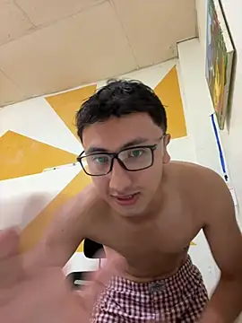 Snapshot of Gonzalogz chatting on 10, 5, 2026 Gonzalogz online show from 10, 5, 2026