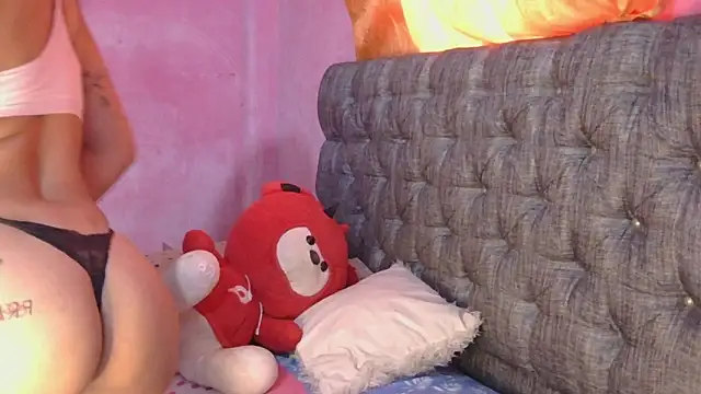 Snapshot of mia_luna88 chatting on 28, 2, 2026 mia luna88 online show from 28, 2, 2026