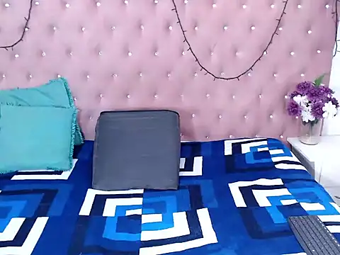 Snapshot of TiffannyValentine chatting on 1, 3, 2026 TiffannyValentine online show from 1, 3, 2026