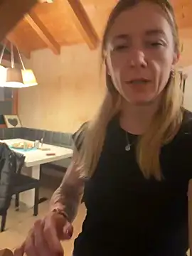 Snapshot of FitAnna chatting on 25, 2, 2026 FitAnna online show from 25, 2, 2026