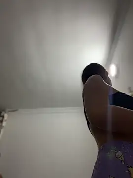 Snapshot of MiluRossee chatting on 4, 4, 2026 MiluRossee online show from 4, 4, 2026