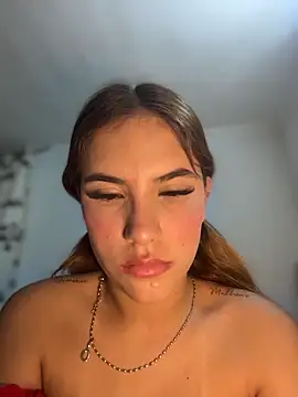 Snapshot of MiluRossee chatting on 6, 4, 2026 MiluRossee online show from 6, 4, 2026