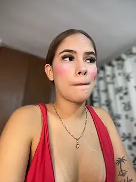 Snapshot of MiluRossee chatting on 16, 4, 2026 MiluRossee online show from 16, 4, 2026