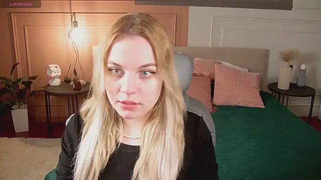 Snapshot of Glow_Margo chatting on 23, 4, 2026 Glow Margo online show from 23, 4, 2026