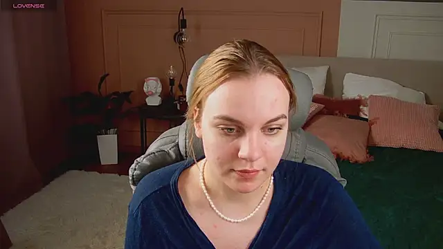 Snapshot of Glow_Margo chatting on 24, 4, 2026 Glow Margo online show from 24, 4, 2026