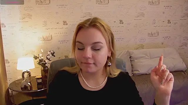 Snapshot of Glow_Margo chatting on 6, 5, 2026 Glow Margo online show from 6, 5, 2026