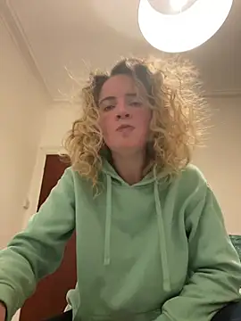 curlyirishgirl online show from 10, 3, 2026