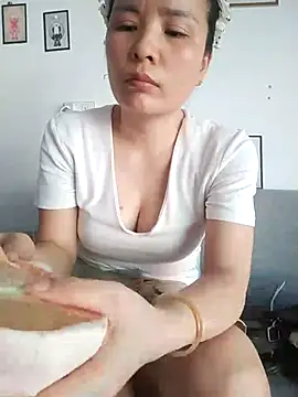 Ivy Trix2 online show from 23, 6, 2026