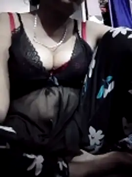Snapshot of Hey__honey chatting on 11, 5, 2026 Hey honey online show from 11, 5, 2026
