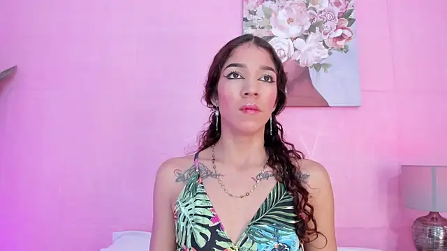 Snapshot of evelyn__rose1 chatting on 3, 3, 2026 evelyn rose1 online show from 3, 3, 2026