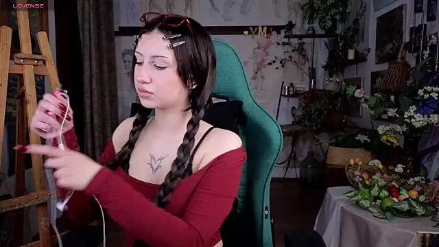 EffieMeowley online show from 19, 4, 2026