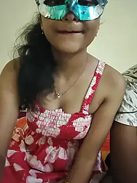 Snapshot of Sweet_Cpl_ chatting on 8, 7, 2026 Sweet Cpl online show from 8, 7, 2026