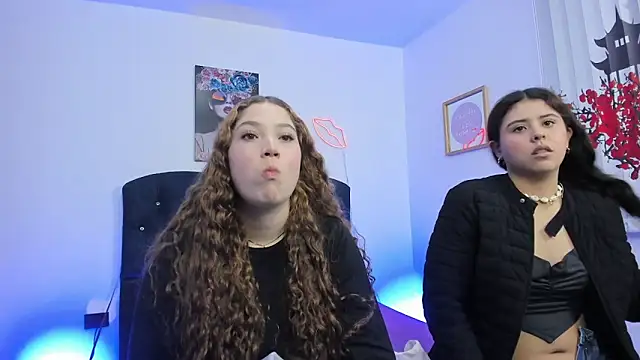 valeria and zoe online show from 17, 3, 2026