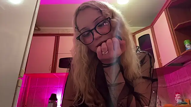 Snapshot of Mollywannatouch chatting on 26, 2, 2026 Mollywannatouch online show from 26, 2, 2026