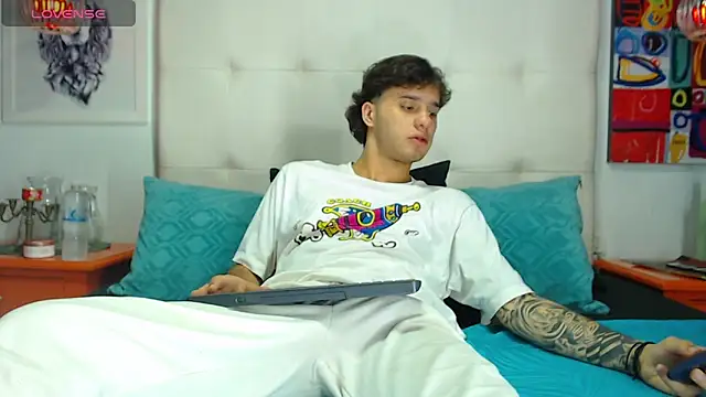 EXCLUSIVE8 online show from 19, 3, 2026