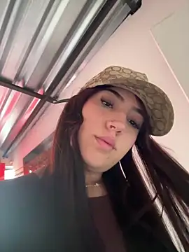 Munequita med44 online show from 25, 3, 2026