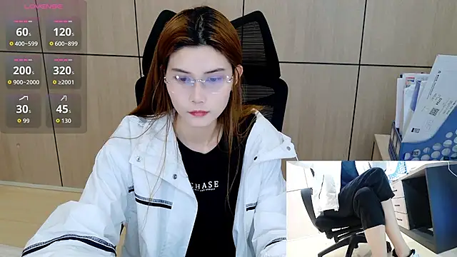 Snapshot of zhen-68 chatting on 23, 4, 2026 zhen-68 online show from 23, 4, 2026