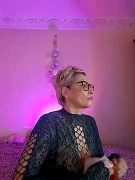 LunaBlaise online show from 18, 4, 2026