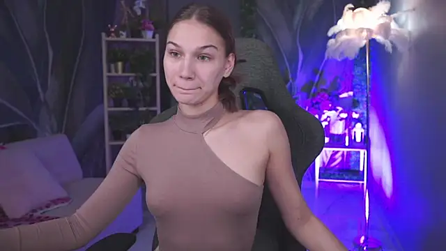 Sweet Emilya online show from 14, 4, 2026