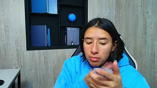 Snapshot of LilyRossi_ chatting on 1, 5, 2026 LilyRossi online show from 1, 5, 2026