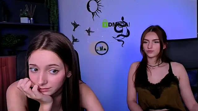 Snapshot of chloe_ley chatting on 16, 7, 2026 chloe ley online show from 16, 7, 2026