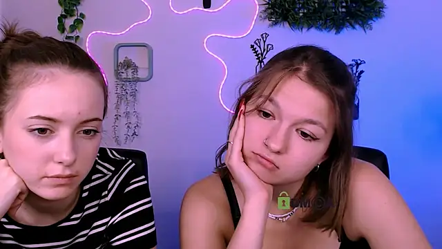 Snapshot of chloe_ley chatting on 28, 7, 2026 chloe ley online show from 28, 7, 2026