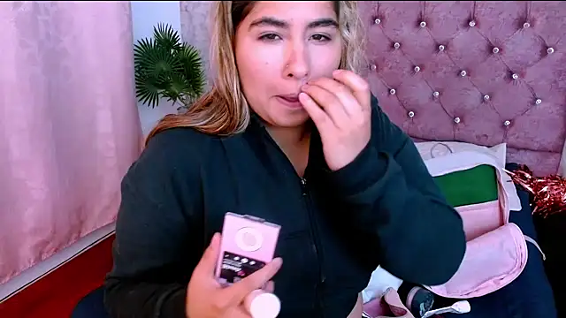 Sofiazaf  online show from 6, 4, 2026