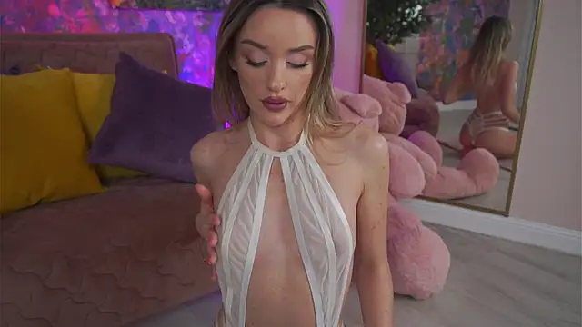 KatieCutieXoo online show from 1, 3, 2026