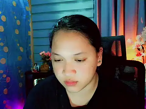 Snapshot of Sweet_coleen chatting on 5, 4, 2026 Sweet coleen online show from 5, 4, 2026