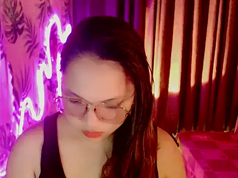Snapshot of Sweet_coleen chatting on 13, 4, 2026 Sweet coleen online show from 13, 4, 2026