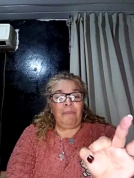 Snapshot of momismilf544 chatting on 11, 5, 2026 momismilf544 online show from 11, 5, 2026