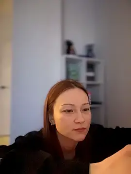 SadieSink  online show from 4, 4, 2026