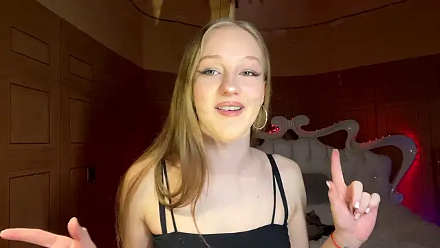 Anika Socutehe online show from 18, 3, 2026