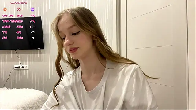 Anika Socutehe online show from 14, 5, 2026