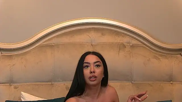 Kim Skyleer online show from 11, 3, 2026