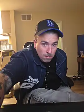 Biggbaddwulf7 online show from 7, 6, 2026