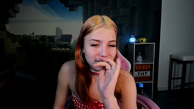 Snapshot of RosaFowler chatting on 1, 3, 2026 RosaFowler online show from 1, 3, 2026