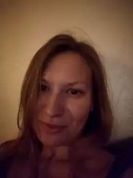 August Shine online show from 25, 3, 2026