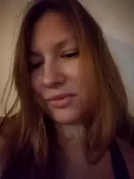 Snapshot of August_Shine chatting on 14, 4, 2026 August Shine online show from 14, 4, 2026