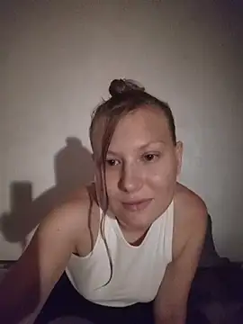 Snapshot of August_Shine chatting on 26, 6, 2026 August Shine online show from 26, 6, 2026