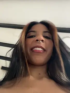 VioletaHills  online show from 15, 4, 2026