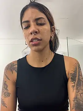Snapshot of VioletaHills_ chatting on 4, 7, 2026 VioletaHills online show from 4, 7, 2026