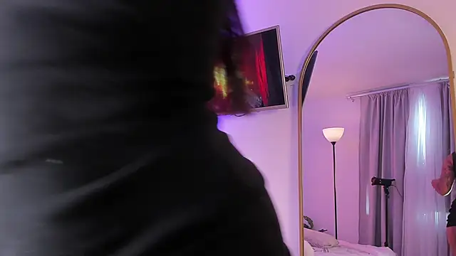 AlaiaRogers online show from 23, 4, 2026