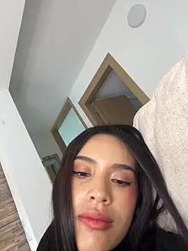 Mia-villalobos online show from 24, 3, 2026