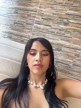 Mia-villalobos online show from 1, 4, 2026