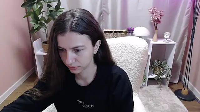 MistyBree online show from 8, 4, 2026