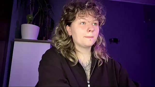 Snapshot of YoungAlina chatting on 22, 7, 2026 YoungAlina online show from 22, 7, 2026